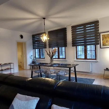 The View - Spacious 2 Bdr Appt In With View *